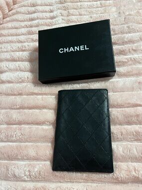 CHANEL Black Quilted Leather wallet
Authentic